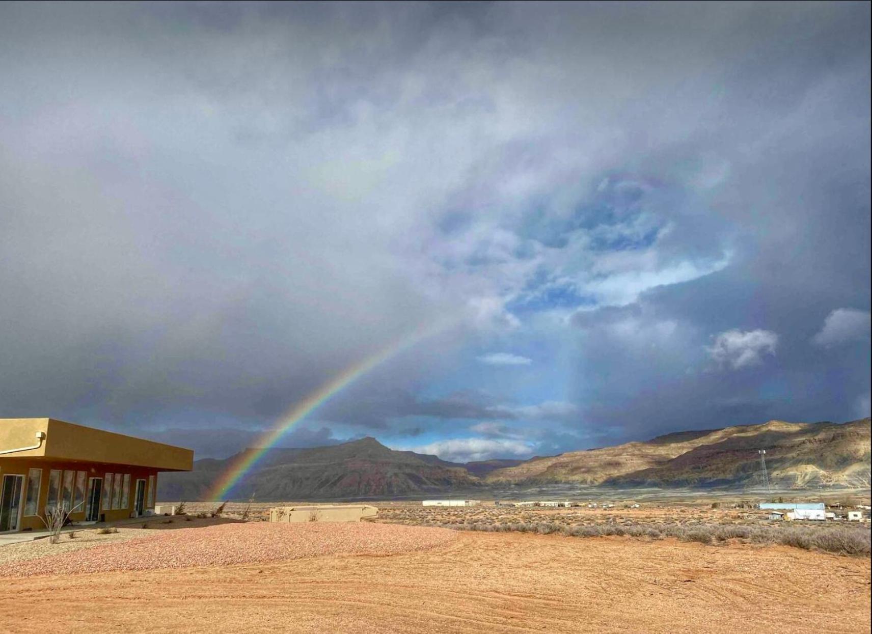 Page Arizona Border Town- Crimson Suite, Desert Canyon Getaway With Views ビッグ・ウォーター エクステリア 写真