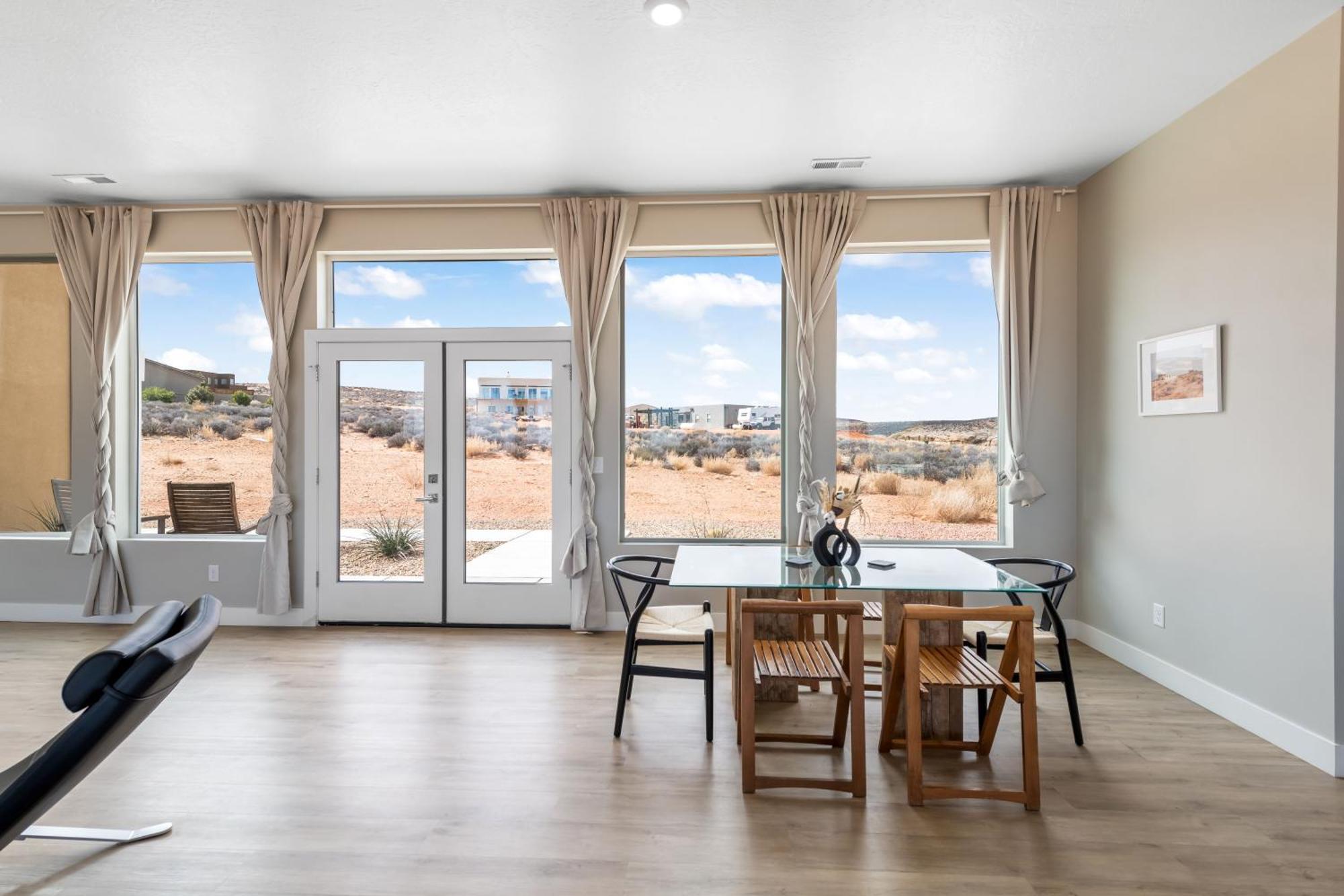 Page Arizona Border Town- Crimson Suite, Desert Canyon Getaway With Views ビッグ・ウォーター エクステリア 写真